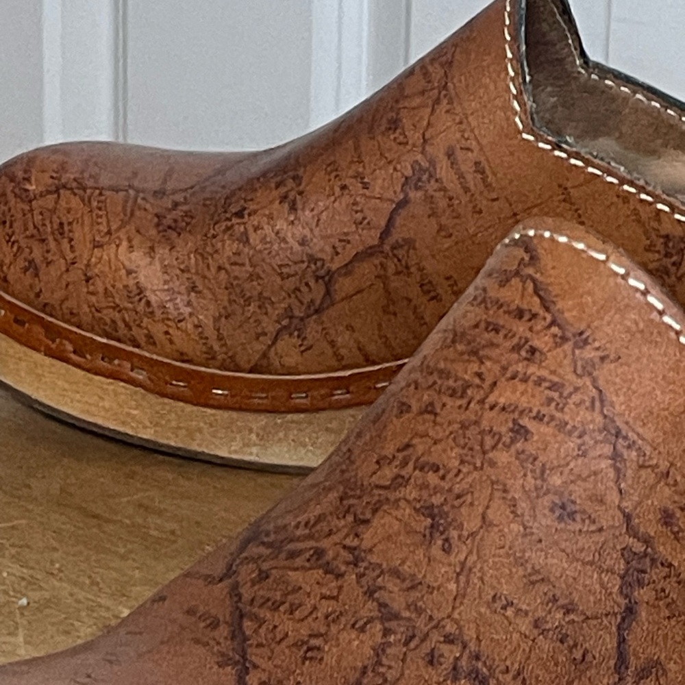 Patricia Nash Carmine map-print leather slip-on clogs Size 8.5 Italian Leather - Picture 10 of 10